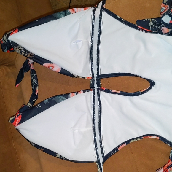 One piece monokini - Picture 8 of 9